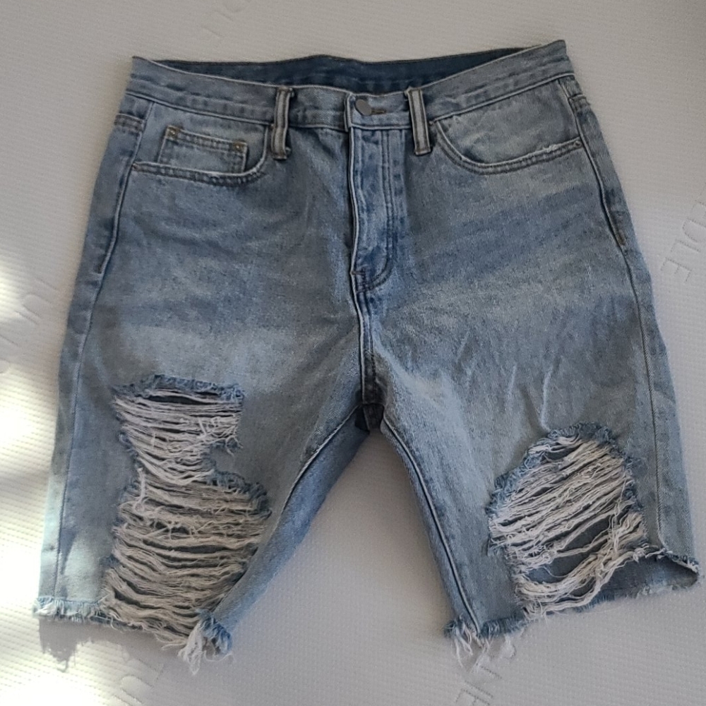 Distressed denim shorts MNML